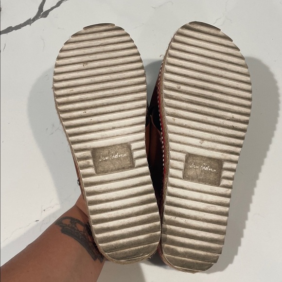 Sam Edelman Tan Cross Strap Sandals - Picture 7 of 10